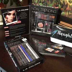 Sold 🌺NWT make up & make up bag